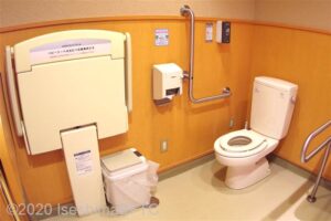 便器左側にＬ型手すり
