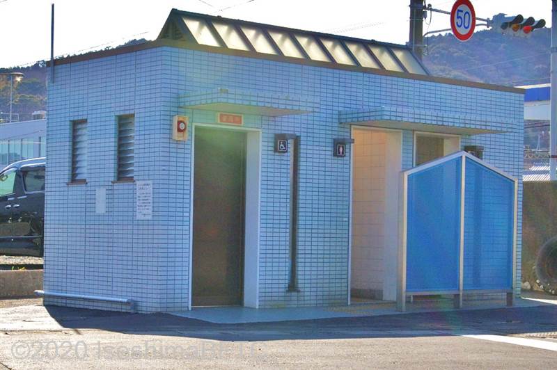 中之郷桟橋公衆トイレ外観