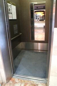 扉が開いたところ