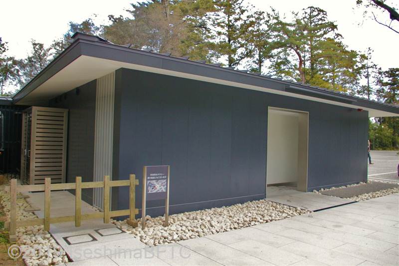外宮表参道火除橋左側公衆トイレ外観