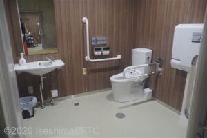 1階オストメイトなし車いす対応トイレ