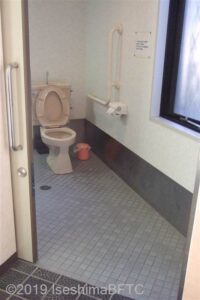 パルティいせ車いす対応トイレ入口