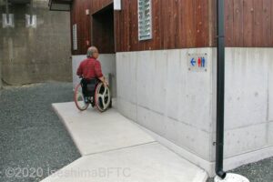 相差かまどトイレ棟までの通路