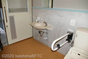 便器側から入口方向をみたところ