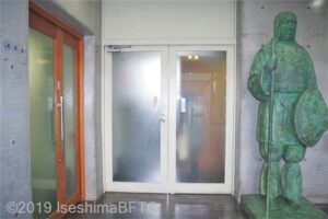 神宮ちょうこ館　車いす対応トイレへの通路入口
