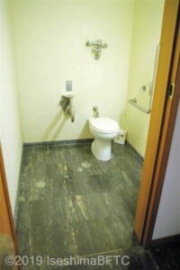 神宮ちょうこ館　　車いす対応トイレ入口