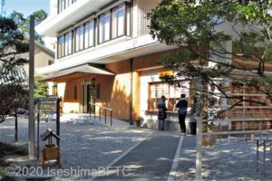 猿田彦神社　控殿への通路