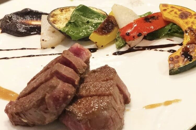 鉄饌のお肉の写真