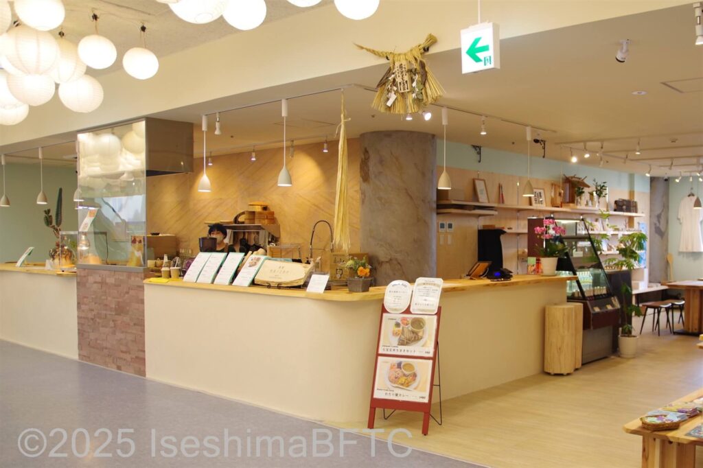 通路から見た店内の様子