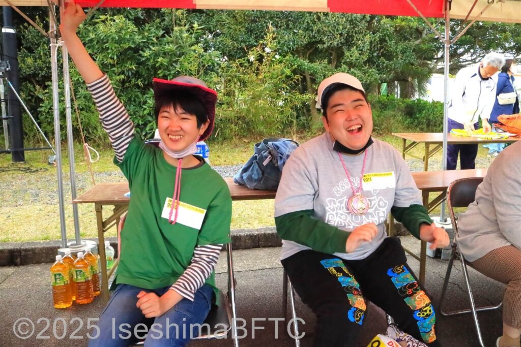 笑顔で写真におさまってくれた選手2名