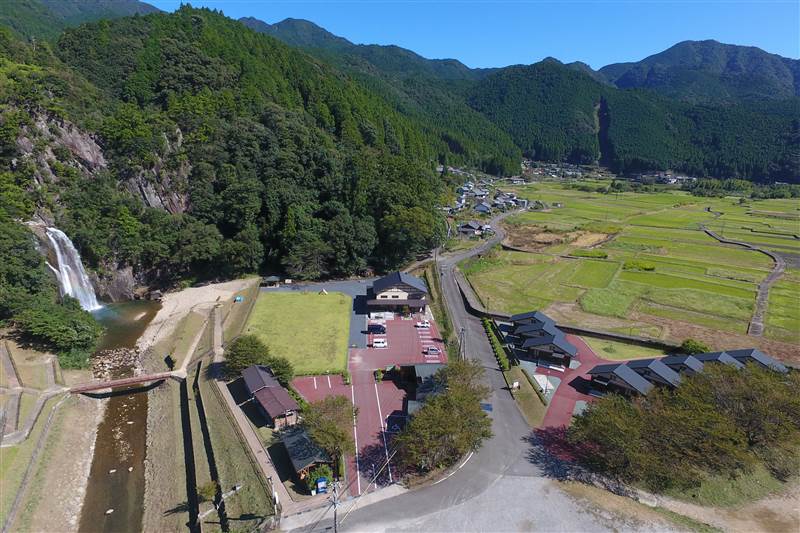 飛雪の滝キャンプ場　全景