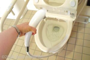 和具定期船待合所車いす対応トイレ　簡易式オストメイト