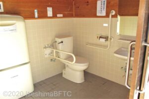 椿公園車いす対応トイレ　内部