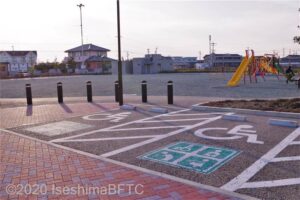 たかぶく西公園車いす使用者用駐車場
