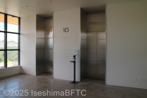 10階～5階エレベーター外観