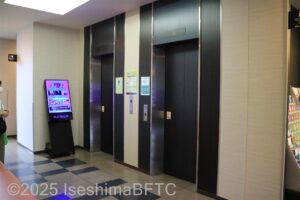 エレベーター外観