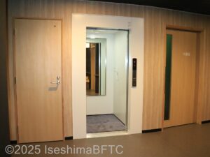 会議室専用エレベーター外観