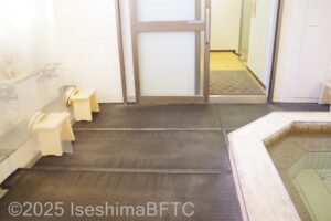 男性用大浴場　浴室