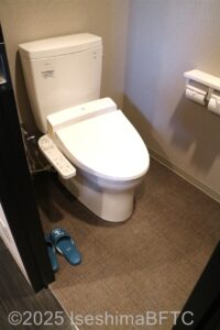 男性用大浴場　脱衣所トイレ
