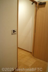 女性用大浴場　カードをかざす入口