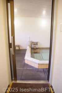 女性用大浴場　浴室入口