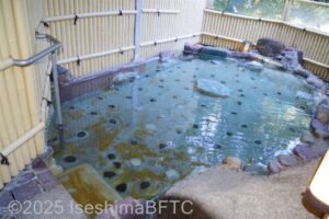 右側大浴場（小）露天風呂