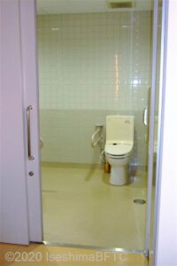 二見総合支所3階車いす対応トイレ入口