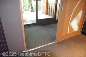 林泉閣への出口