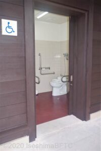 伊勢忍者キングダム　入場ゲート外トイレ棟入口