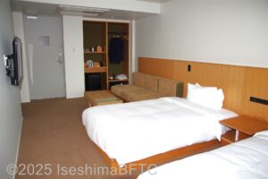 609号室　窓側から室内を見たところ
