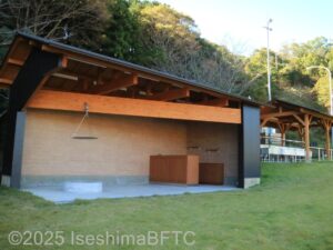 オートキャンプ場　焚火棟