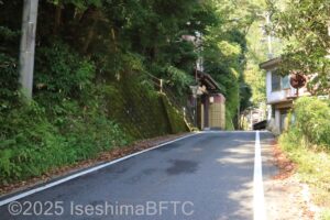 駐車場から建物まで