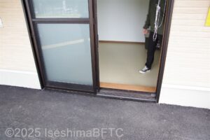 救護所の入口のようす