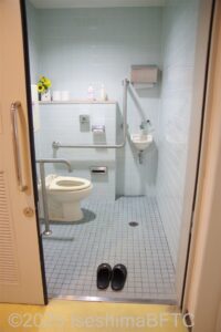 車いす対応トイレ入口
