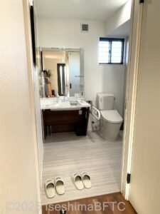 車いす対応トイレ入口