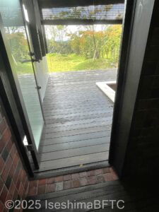 ヴィラ4　露天風呂入口