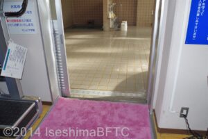洋風風呂　浴室入口