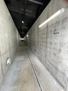 2.トンネルになった通路