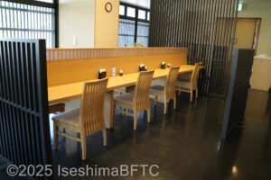 和食ダイニング　カウンターのようす