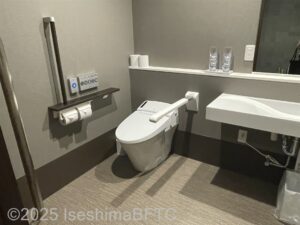 2階和洋室　トイレ内部