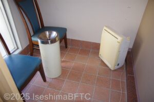 喫煙所内部