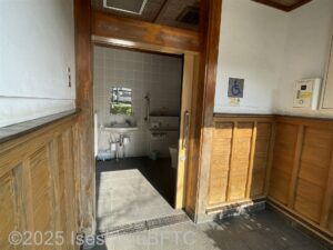 トイレの入口のようす。