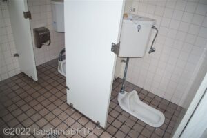 灯台資料館にある和式トイレのようす。