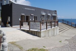 安楽島海水浴場管理棟