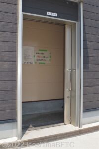 男性用更衣室入口