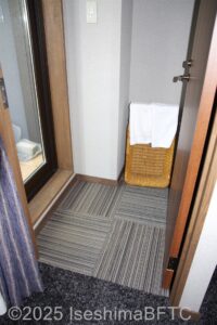 302号室　露天風呂用脱衣室入口