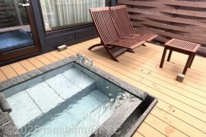 302号室　露天風呂のようす