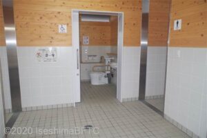 車いす対応トイレのようす。
