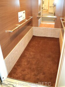 福祉型滞在施設 館内エレベーター内部