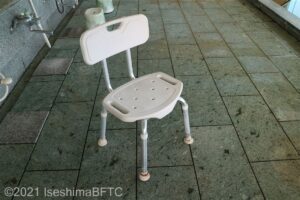大浴場に常設してあるシャワーチェアのようす。